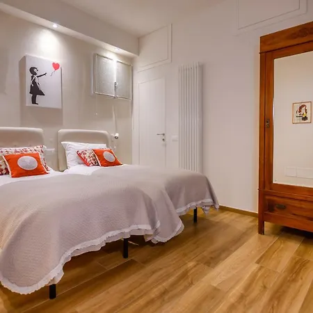 Apartment Lady Camollia Siena